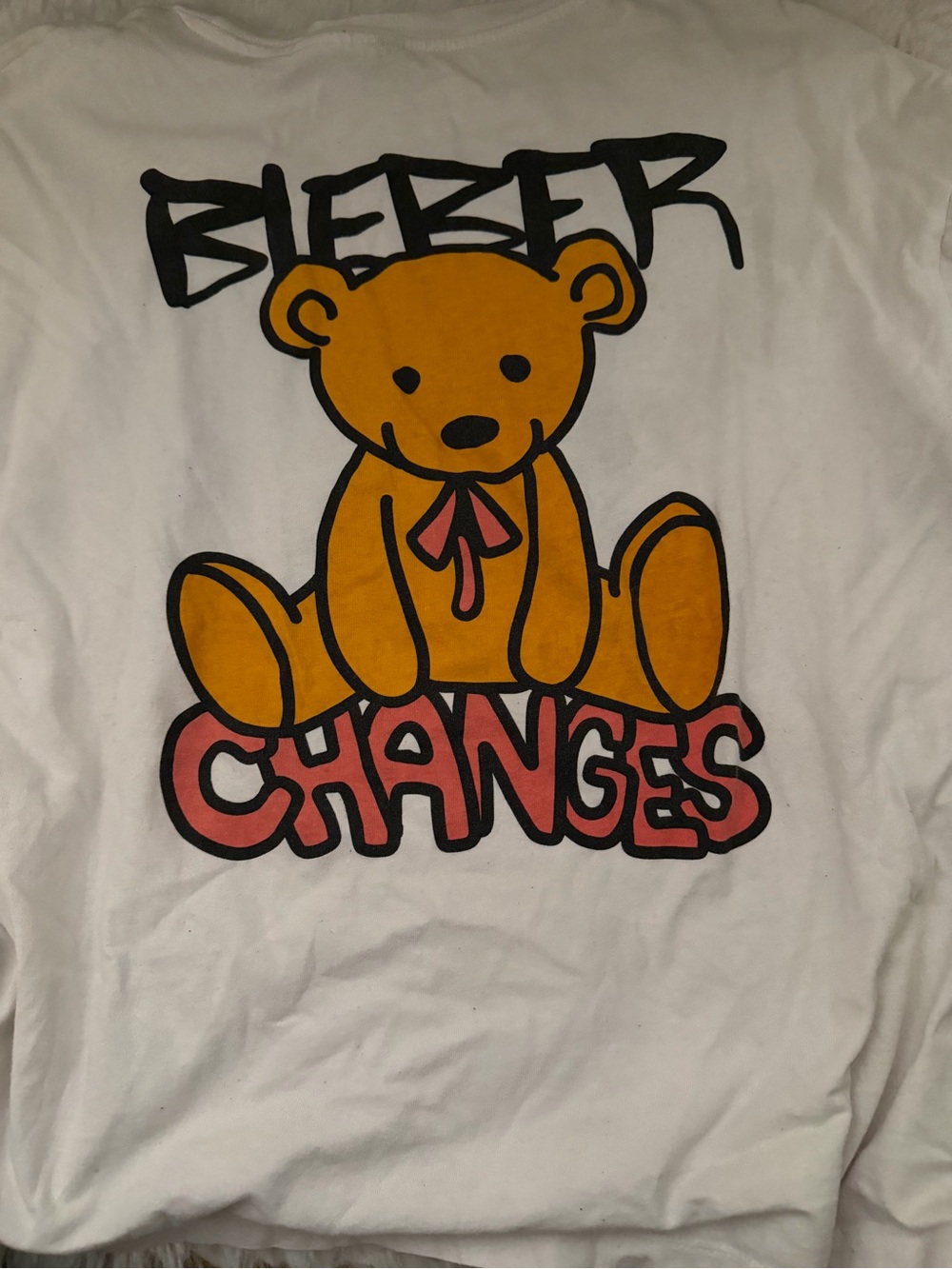 Justin Bieber Changes Tshirt